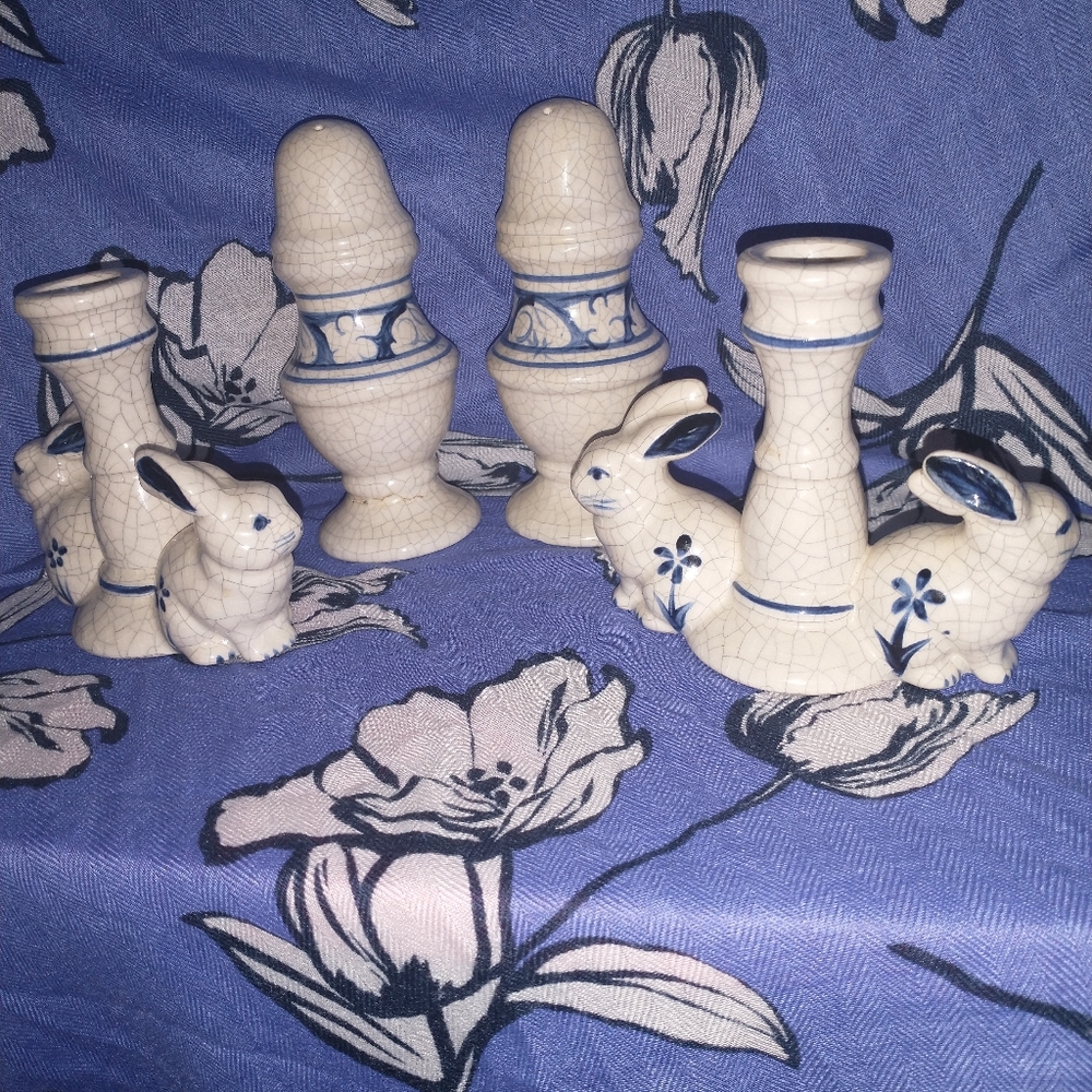 4 PIECES OF DEDHAM ANTIQUE CRACKLE GLAZE, RABBIT PATTERN CERAMICS
